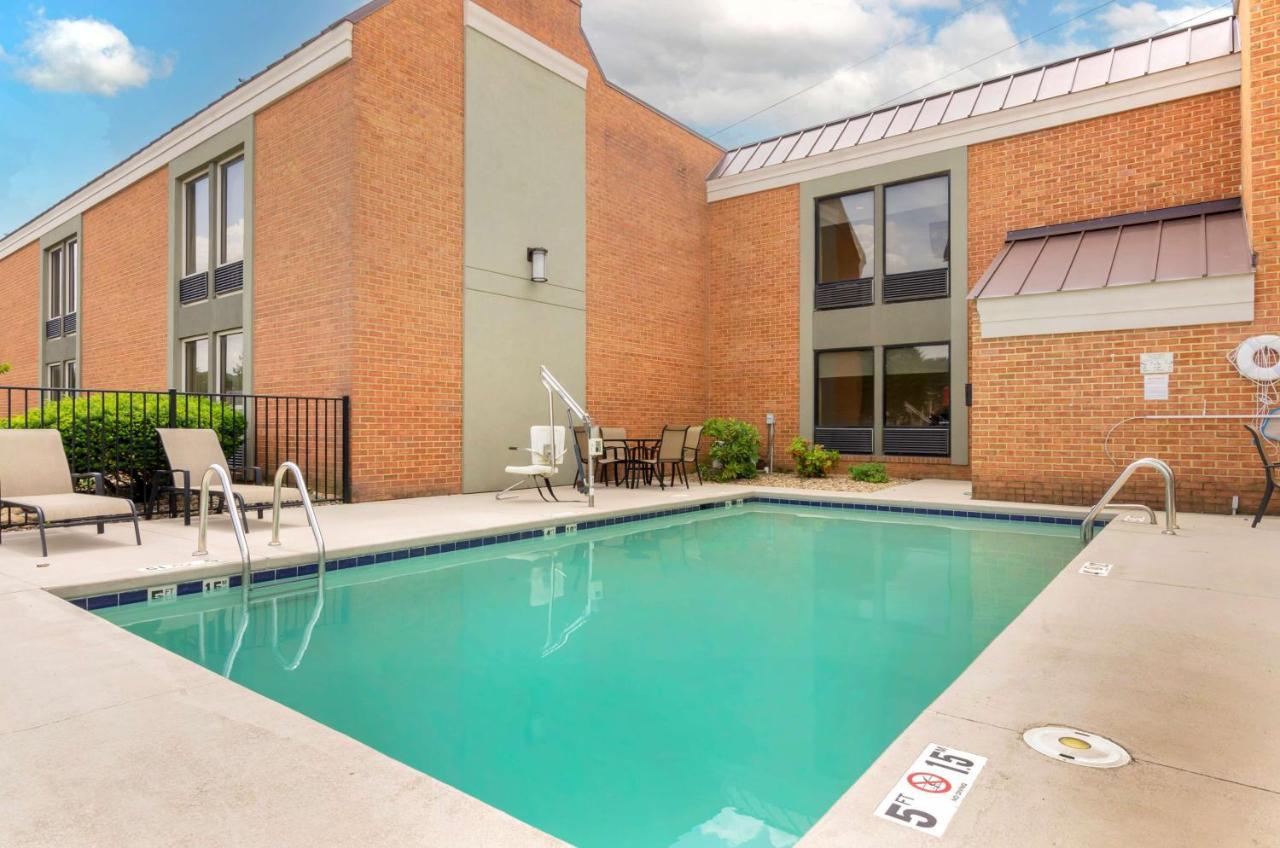 Best Western North Roanoke Troutville Ngoại thất bức ảnh